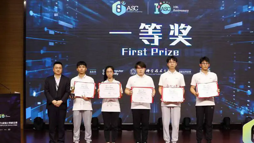 Training the 10-Billion Parameter Yuan-1.0 LLM